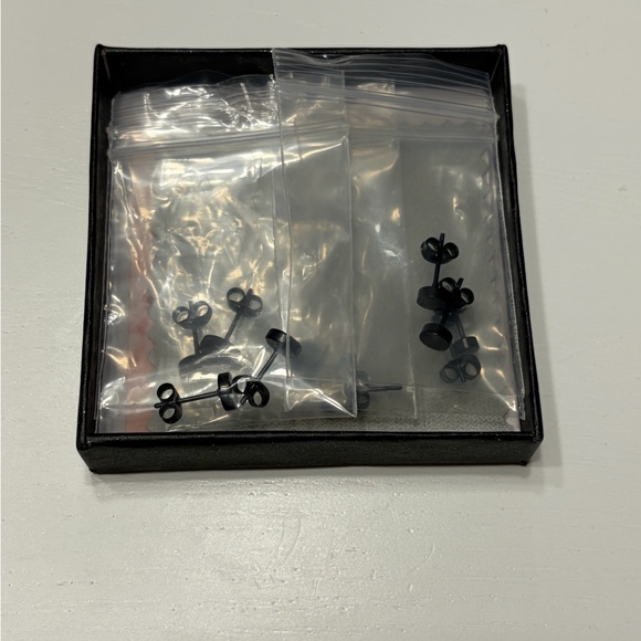 Set of 5 Black Stud Earrings - Picture 3 of 4